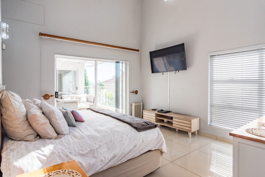 4 Bedroom Property for Sale in Ruimsig Country Estate Gauteng