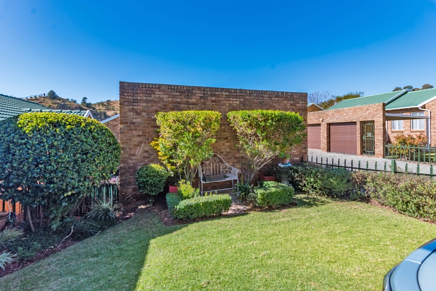 2 Bedroom Property for Sale in Helderkruin Gauteng