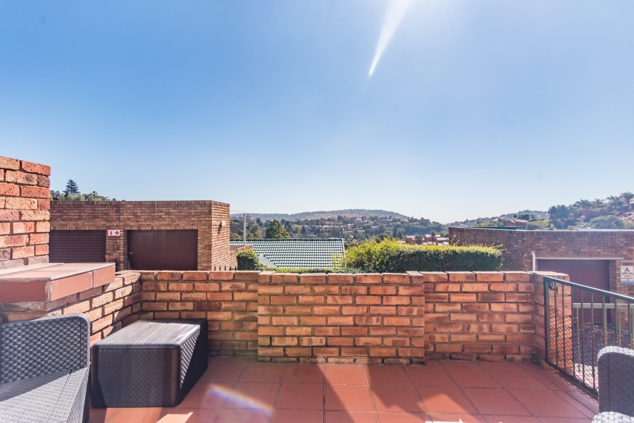2 Bedroom Property for Sale in Helderkruin Gauteng