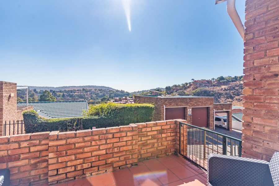 2 Bedroom Property for Sale in Helderkruin Gauteng