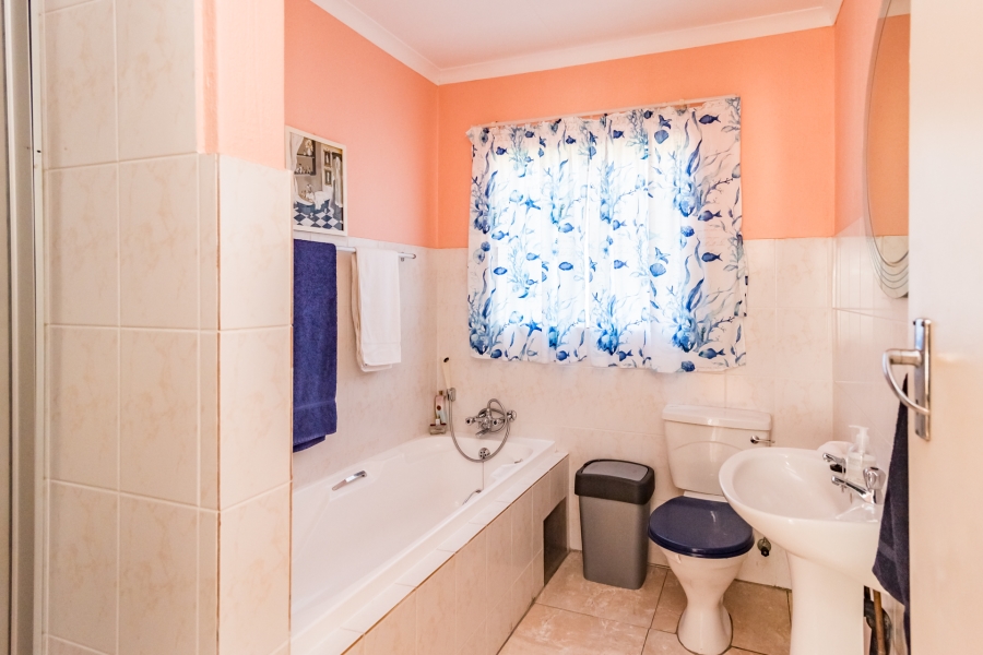2 Bedroom Property for Sale in Helderkruin Gauteng