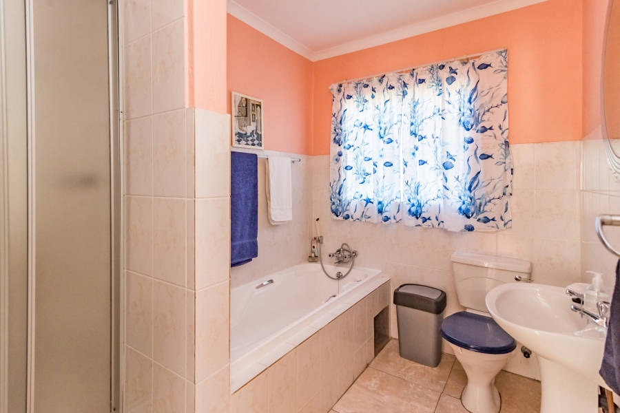 2 Bedroom Property for Sale in Helderkruin Gauteng