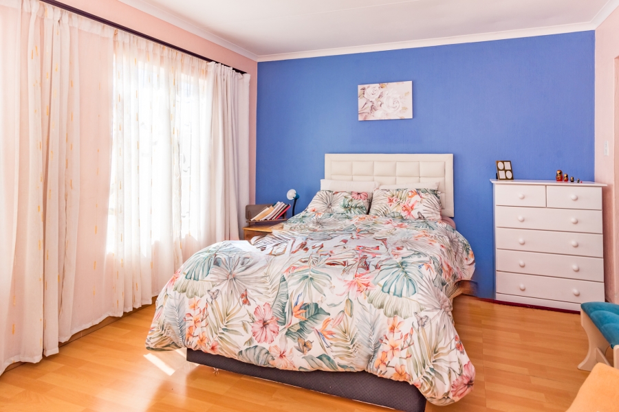 2 Bedroom Property for Sale in Helderkruin Gauteng