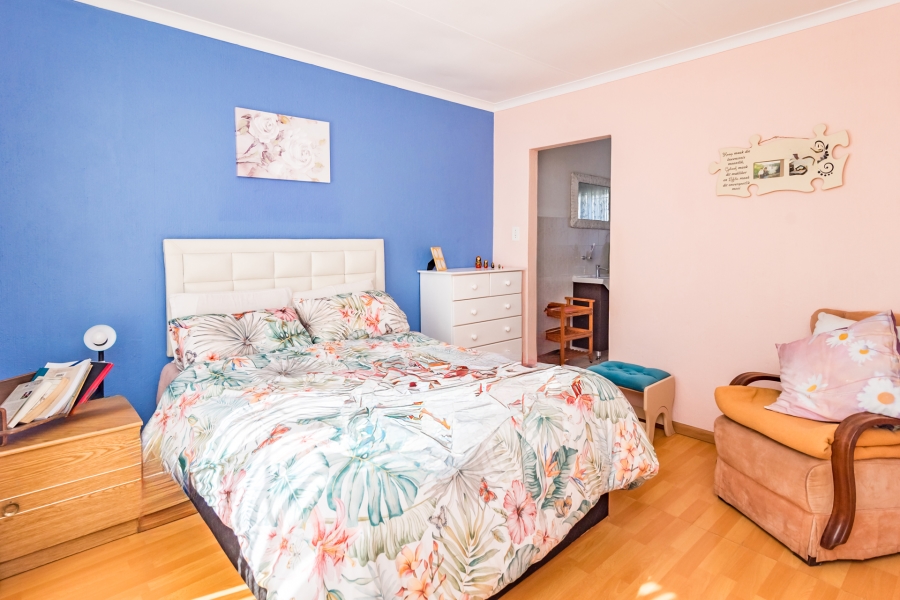 2 Bedroom Property for Sale in Helderkruin Gauteng