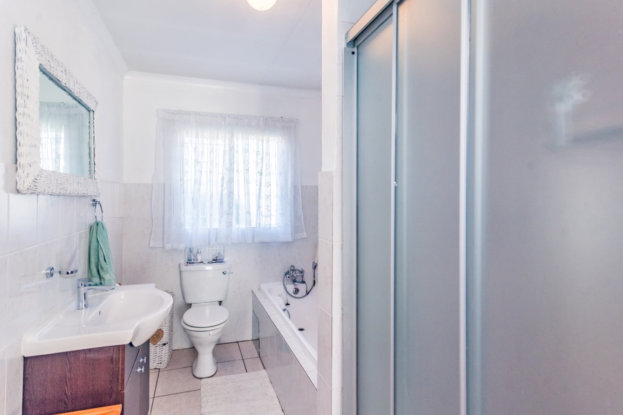 2 Bedroom Property for Sale in Helderkruin Gauteng