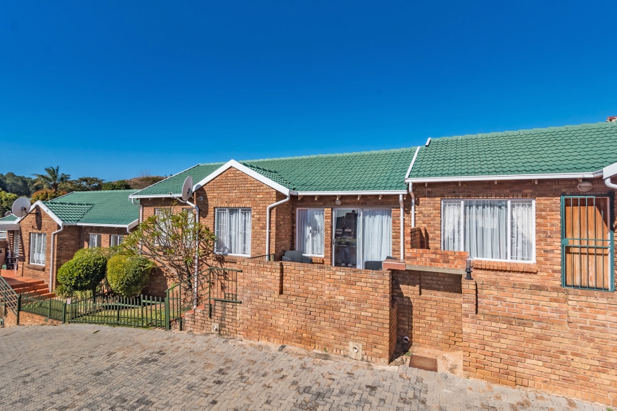 2 Bedroom Property for Sale in Helderkruin Gauteng