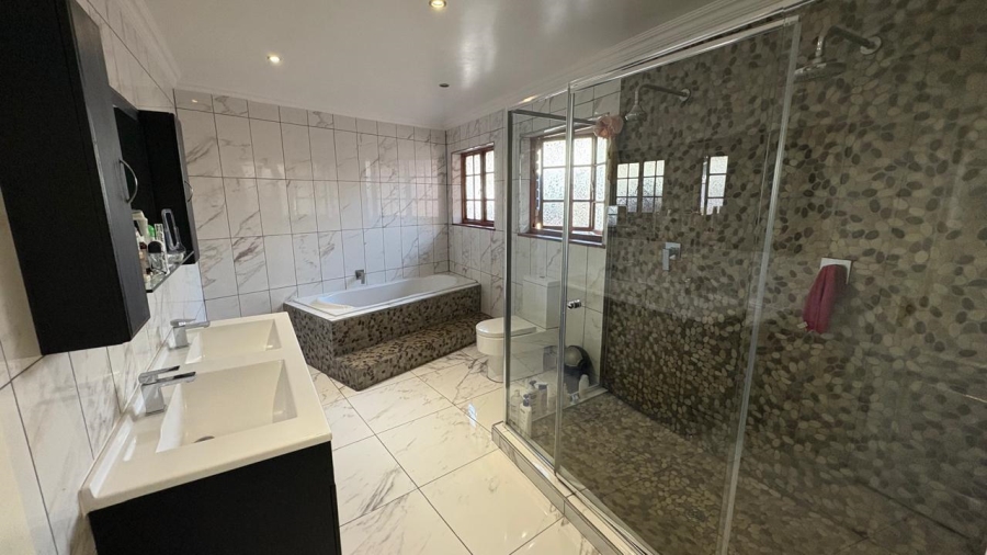 4 Bedroom Property for Sale in Beyers Park Gauteng