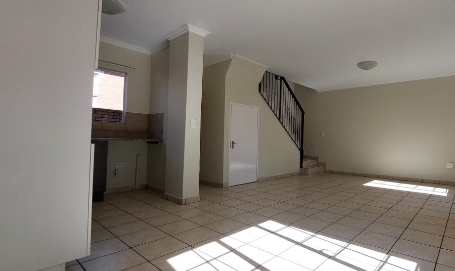 2 Bedroom Property for Sale in Raslouw Gauteng