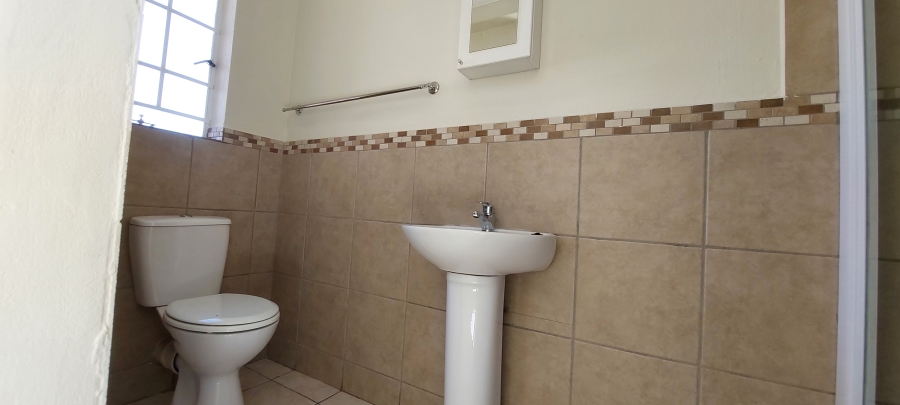 2 Bedroom Property for Sale in Raslouw Gauteng