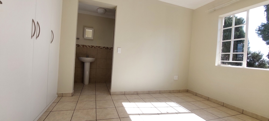 2 Bedroom Property for Sale in Raslouw Gauteng