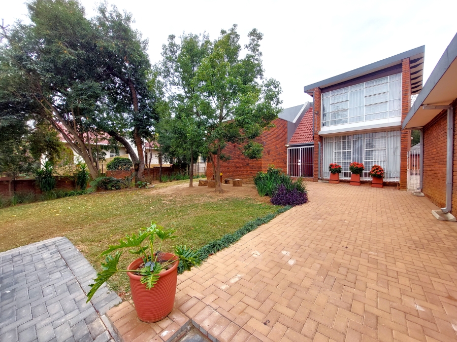4 Bedroom Property for Sale in Waterkloof Ridge Gauteng
