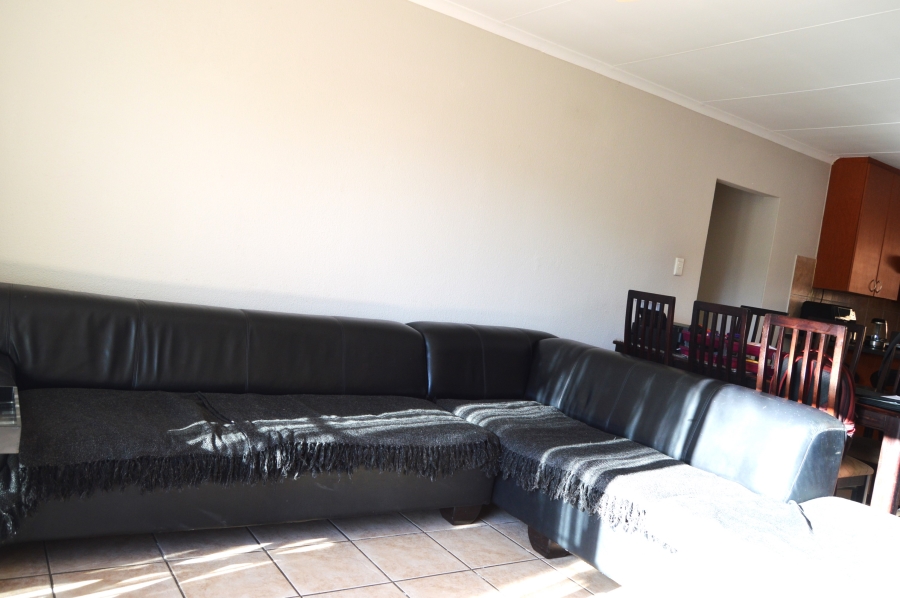 To Let 3 Bedroom Property for Rent in Honeydew Ridge Gauteng