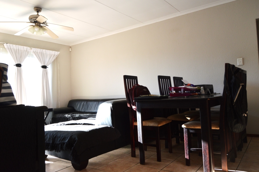 To Let 3 Bedroom Property for Rent in Honeydew Ridge Gauteng