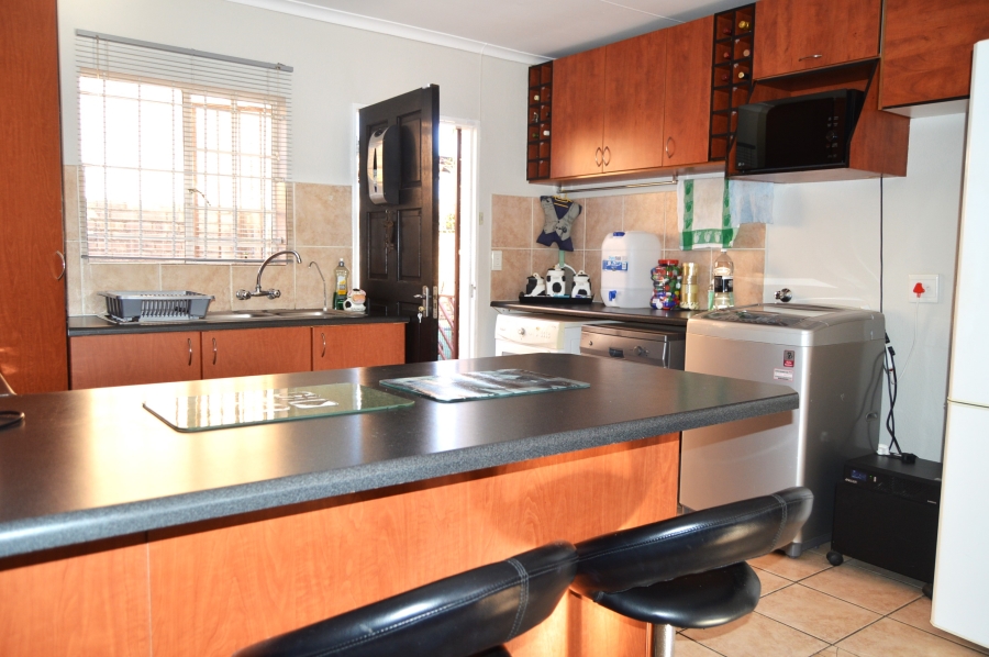 To Let 3 Bedroom Property for Rent in Honeydew Ridge Gauteng