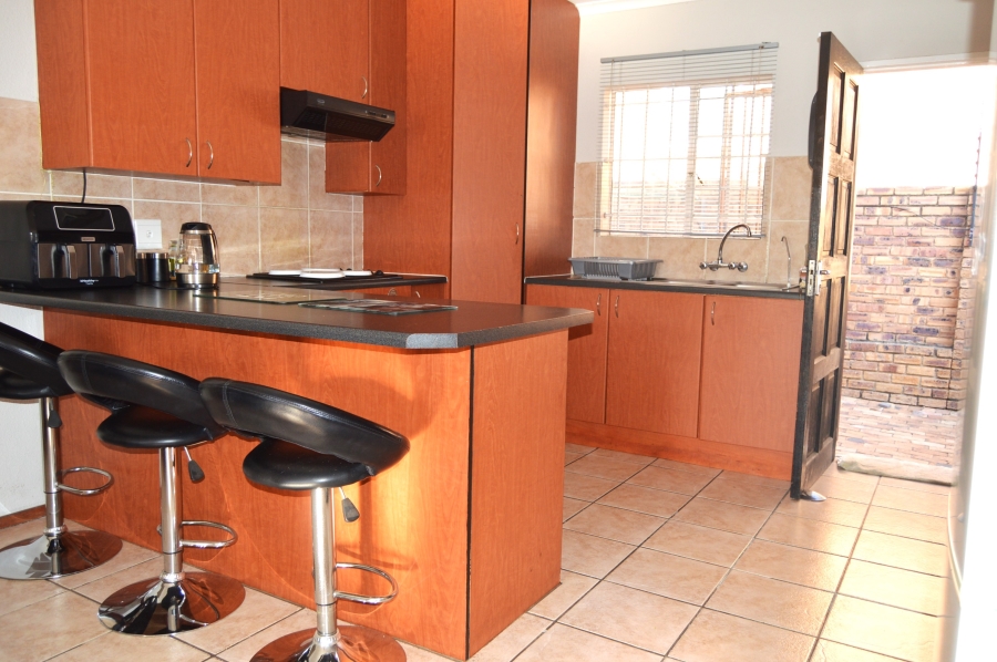 To Let 3 Bedroom Property for Rent in Honeydew Ridge Gauteng