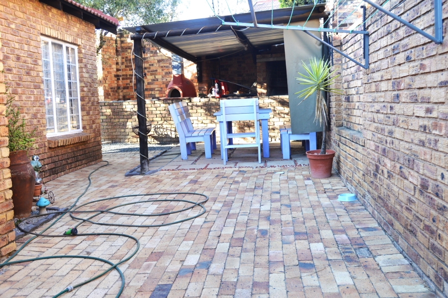 To Let 3 Bedroom Property for Rent in Honeydew Ridge Gauteng