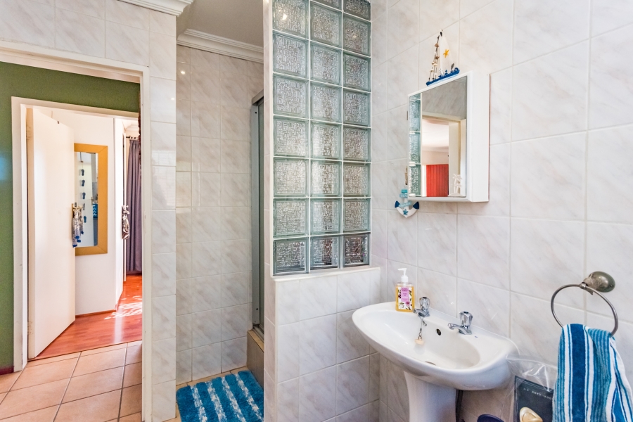 2 Bedroom Property for Sale in Helderkruin Gauteng