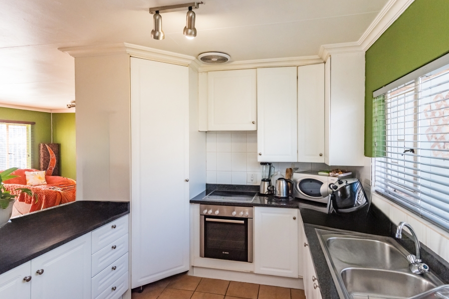 2 Bedroom Property for Sale in Helderkruin Gauteng