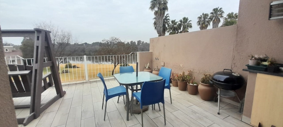 To Let 2 Bedroom Property for Rent in Peacehaven Gauteng