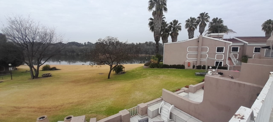 To Let 2 Bedroom Property for Rent in Peacehaven Gauteng