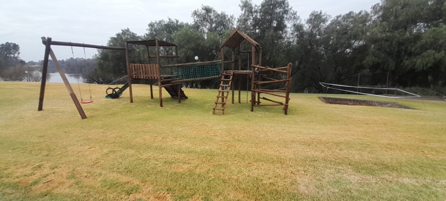 To Let 2 Bedroom Property for Rent in Peacehaven Gauteng