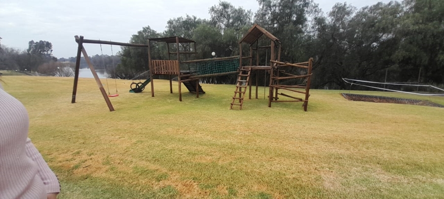 To Let 2 Bedroom Property for Rent in Peacehaven Gauteng