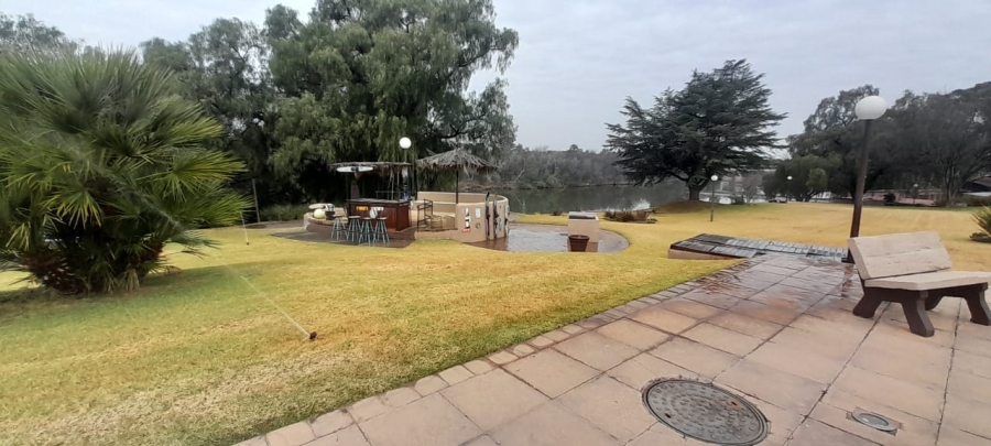 To Let 2 Bedroom Property for Rent in Peacehaven Gauteng