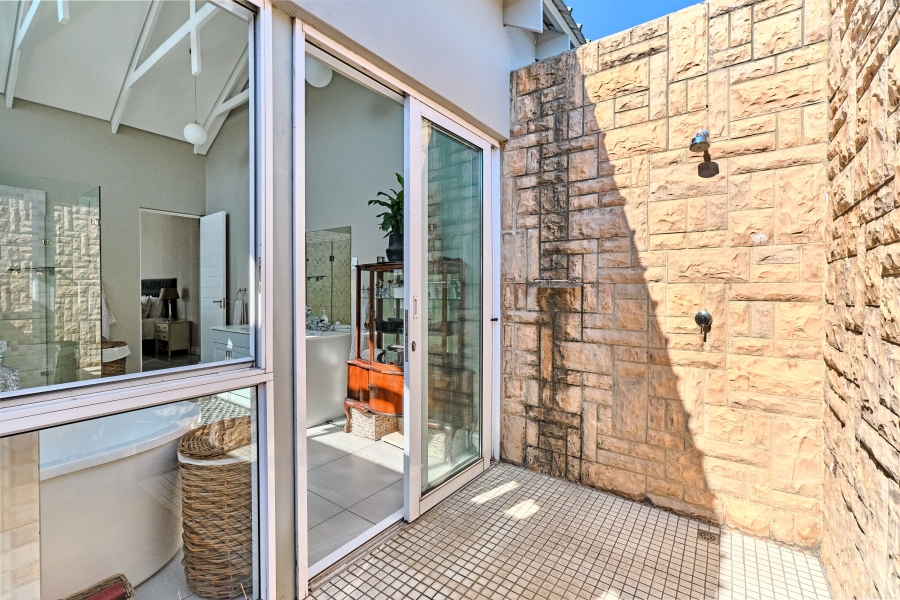 To Let 4 Bedroom Property for Rent in Waterfall Country Estate Gauteng