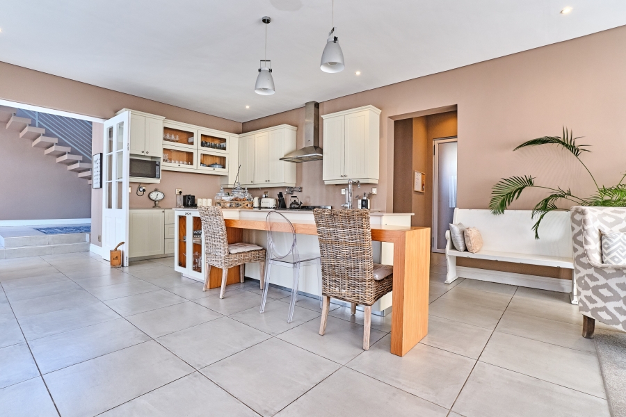 To Let 4 Bedroom Property for Rent in Waterfall Country Estate Gauteng