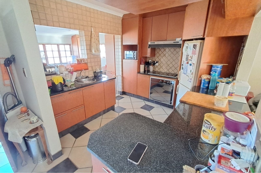 2 Bedroom Property for Sale in Die Hoewes Gauteng