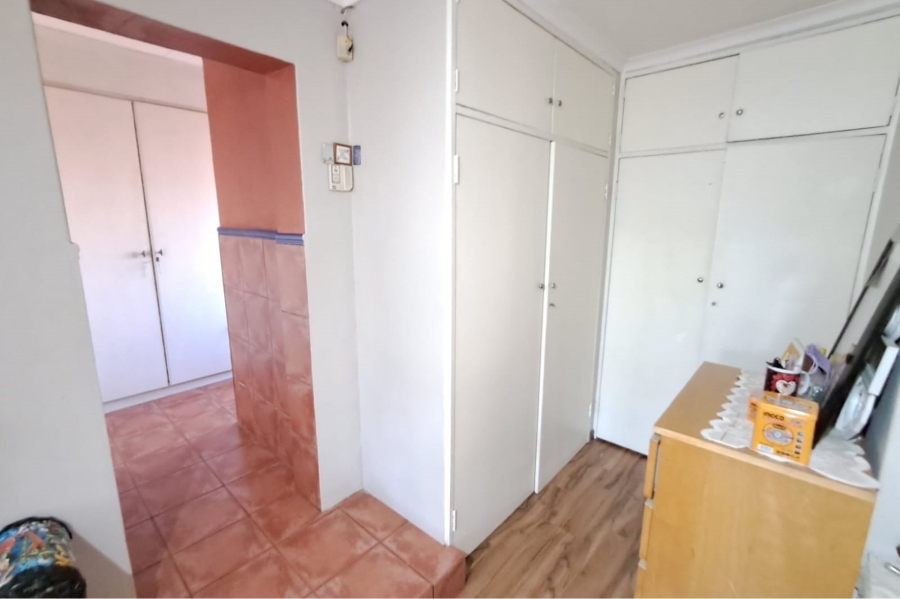2 Bedroom Property for Sale in Die Hoewes Gauteng