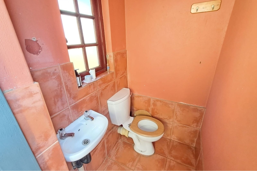 2 Bedroom Property for Sale in Die Hoewes Gauteng
