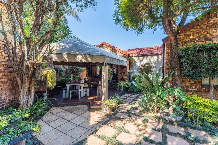 3 Bedroom Property for Sale in Roodepoort Gauteng