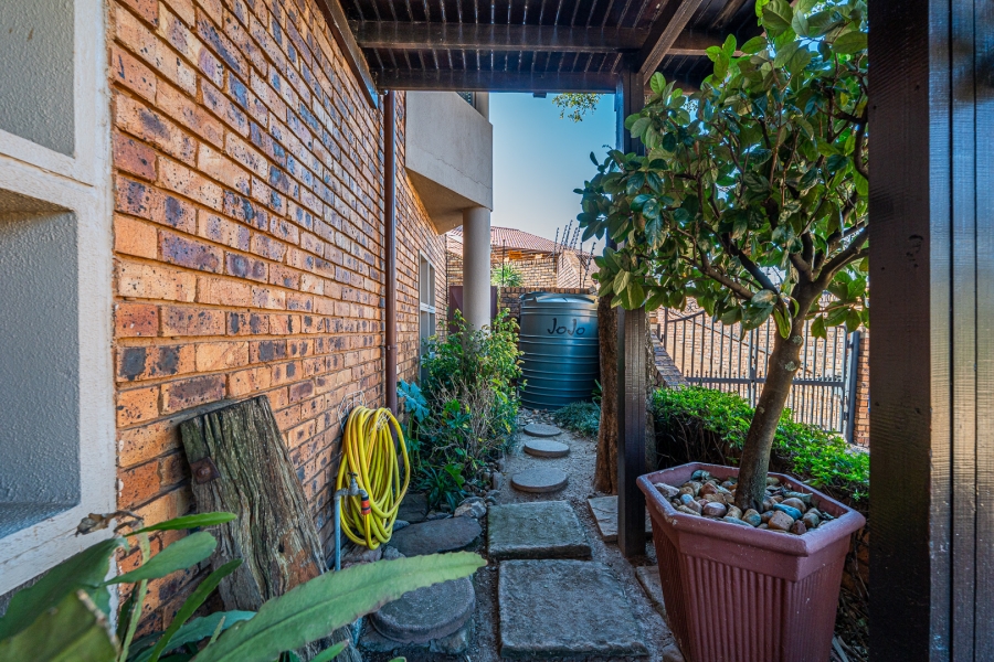3 Bedroom Property for Sale in Roodepoort Gauteng