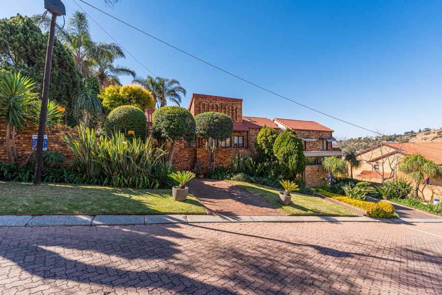 3 Bedroom Property for Sale in Roodepoort Gauteng