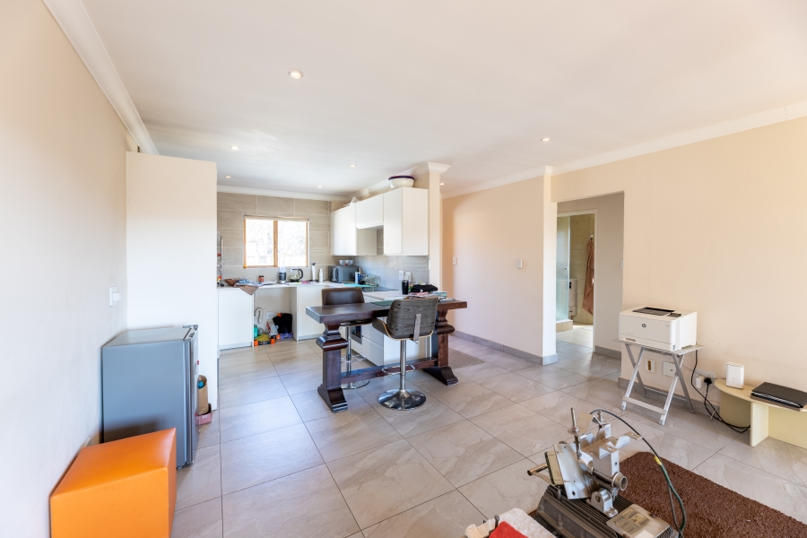 2 Bedroom Property for Sale in Lonehill Gauteng