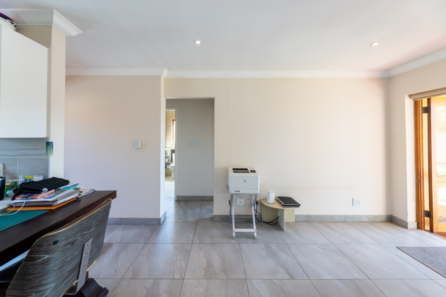 2 Bedroom Property for Sale in Lonehill Gauteng