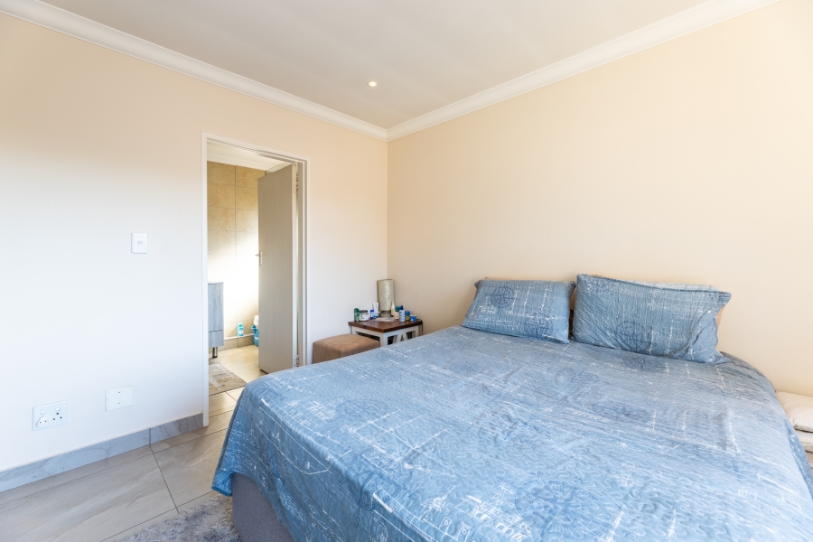 2 Bedroom Property for Sale in Lonehill Gauteng
