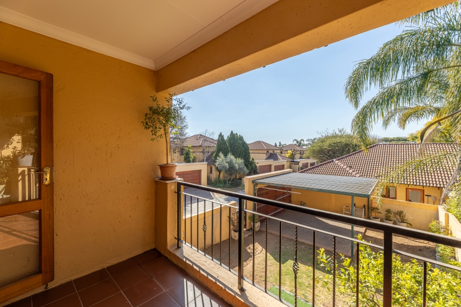 2 Bedroom Property for Sale in Lonehill Gauteng