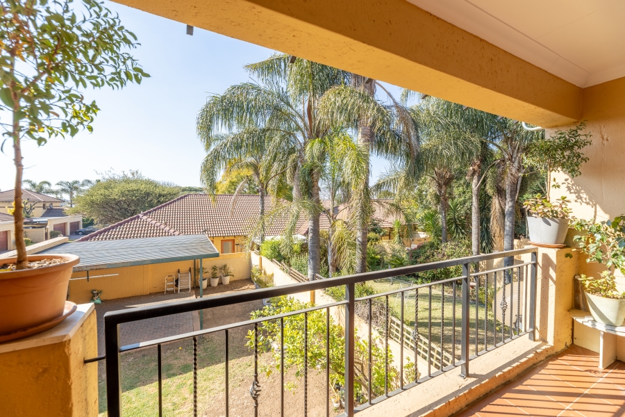 2 Bedroom Property for Sale in Lonehill Gauteng