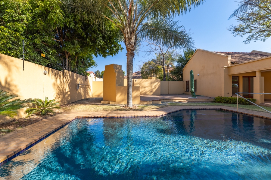 2 Bedroom Property for Sale in Lonehill Gauteng