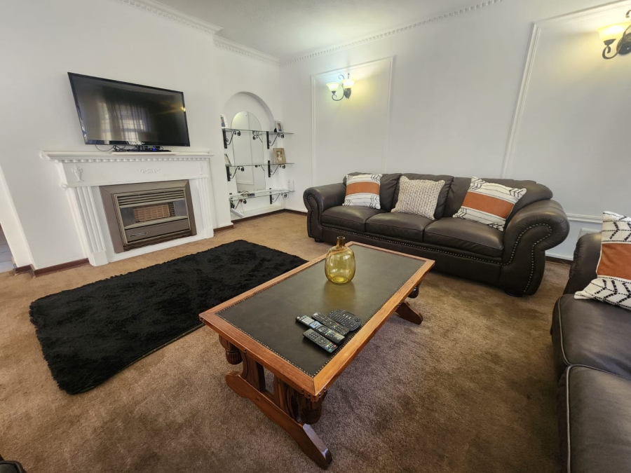 5 Bedroom Property for Sale in Van Riebeeck Park Gauteng