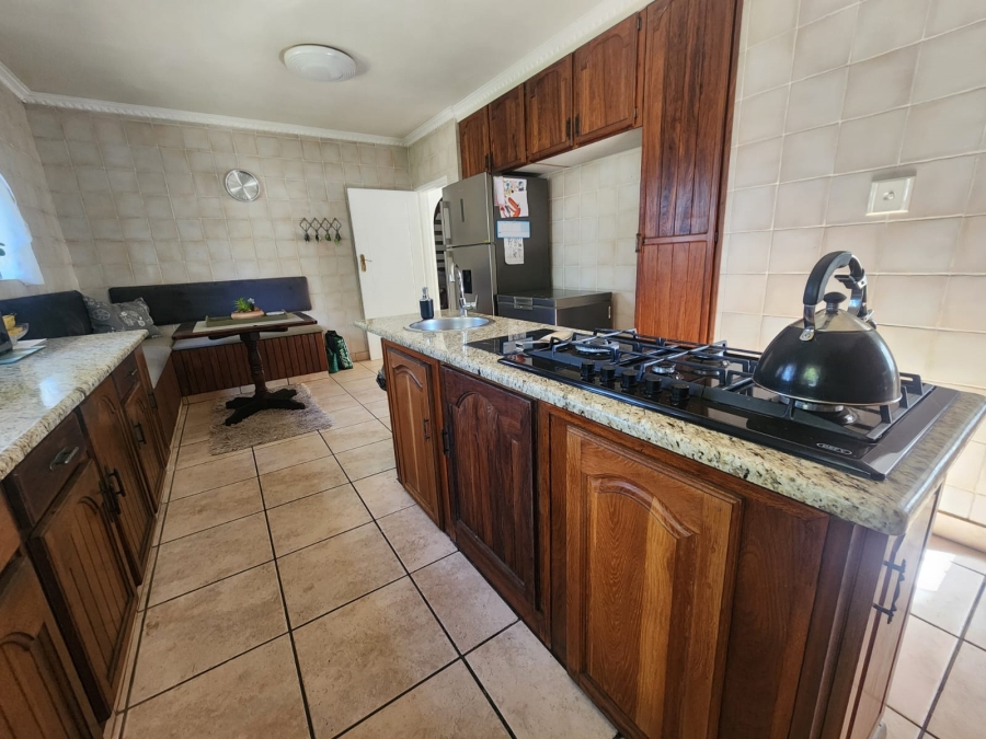 5 Bedroom Property for Sale in Van Riebeeck Park Gauteng