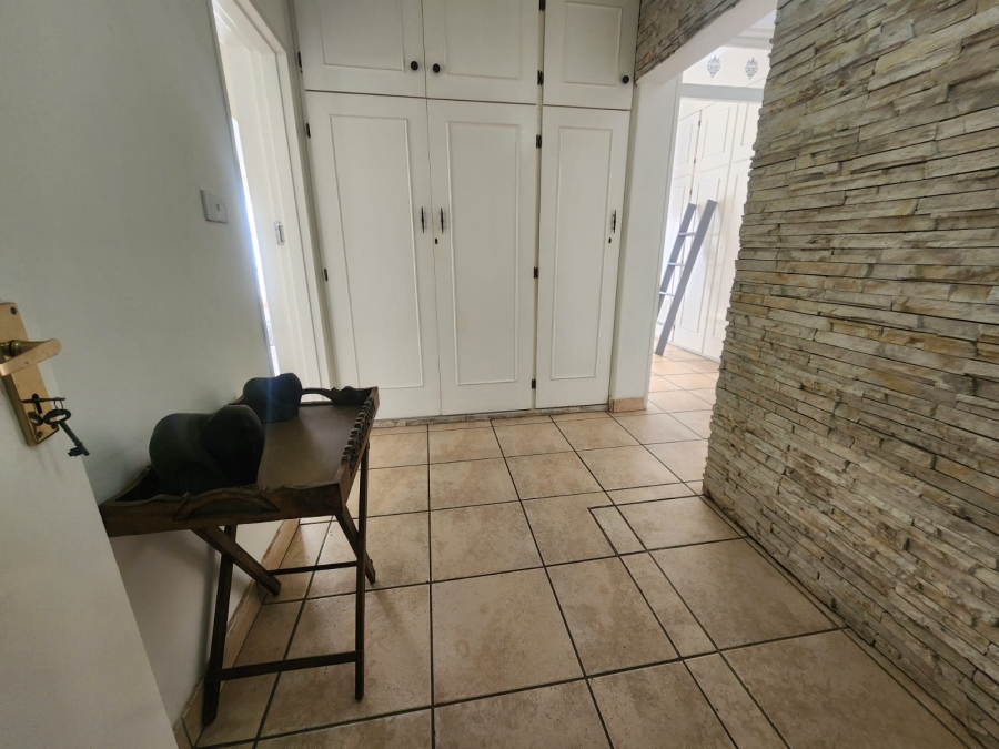 5 Bedroom Property for Sale in Van Riebeeck Park Gauteng