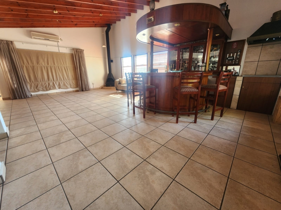 5 Bedroom Property for Sale in Van Riebeeck Park Gauteng