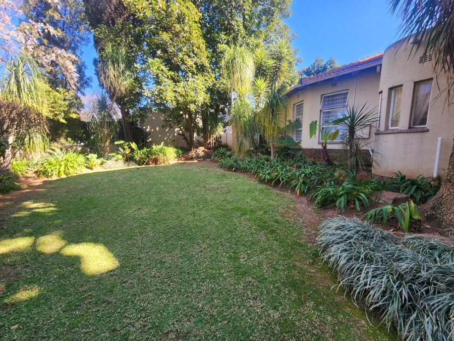 5 Bedroom Property for Sale in Van Riebeeck Park Gauteng