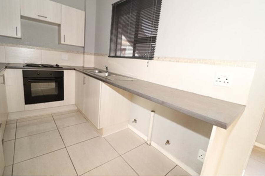 To Let 2 Bedroom Property for Rent in Honeydew Gauteng