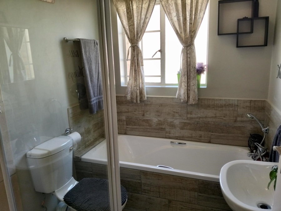 2 Bedroom Property for Sale in Tijger Valley Gauteng