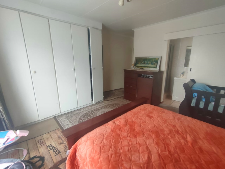 To Let 4 Bedroom Property for Rent in Weltevreden Park Gauteng