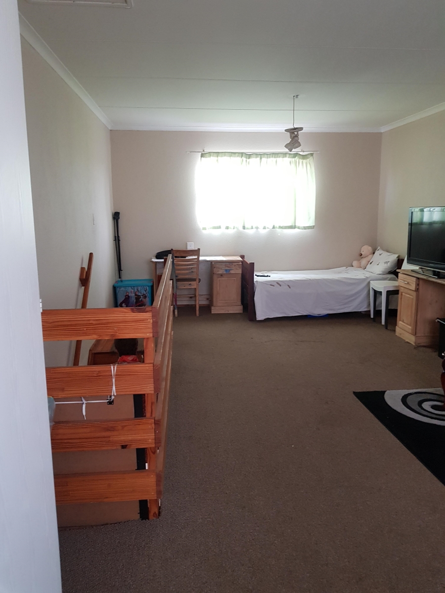 To Let 4 Bedroom Property for Rent in Weltevreden Park Gauteng